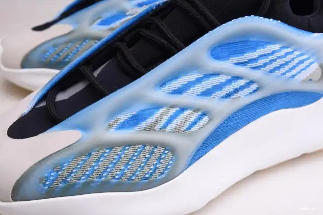 G54850 700 YEEZY IN GLOW DARK ADIDAS V3 THE 0704